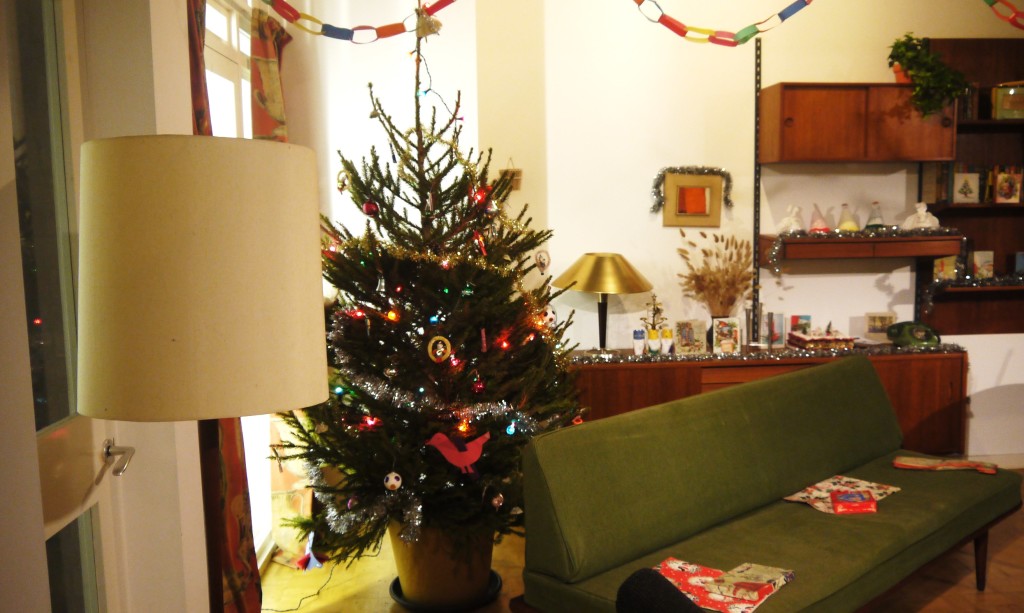 1950s living room at the Christmas Past exhibition at the Geffyre Museum
