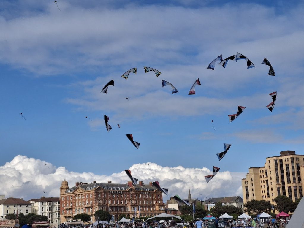 heart shaped kite choreography formation