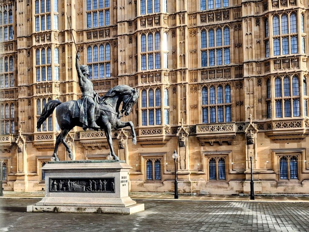 Statue of King Richard 1 outside the Houses of Parliament